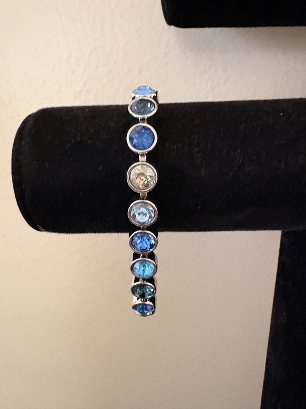 Touchstone Crystal Rain Ice Bracelet, new in box. - Picture 4 of 8